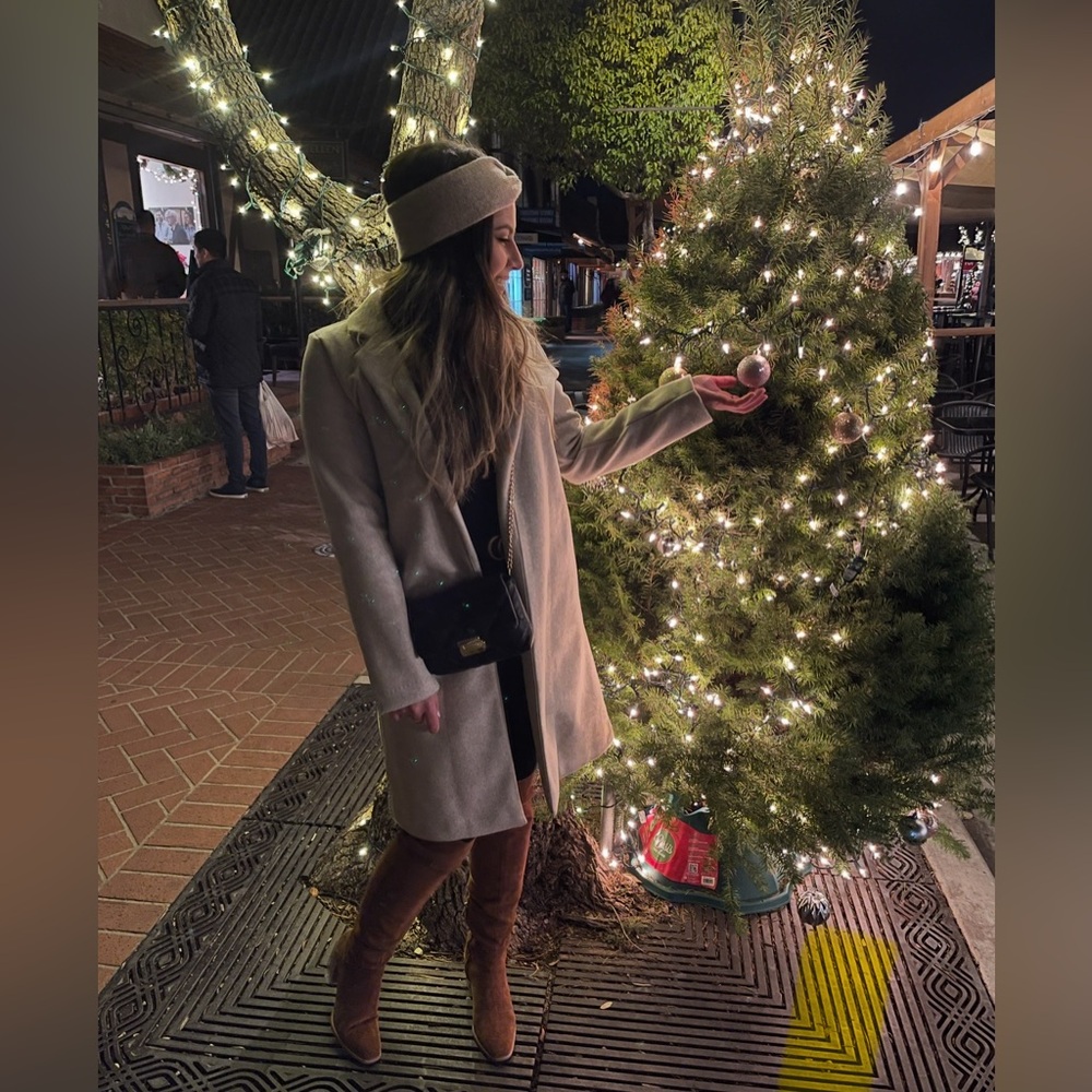 Zara Beige Coat 🧥